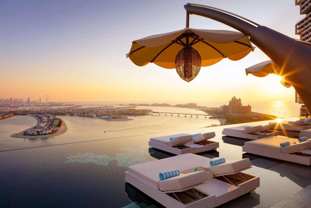 Infinity pool at Atlantis The Royal (Palm Jumeirah)